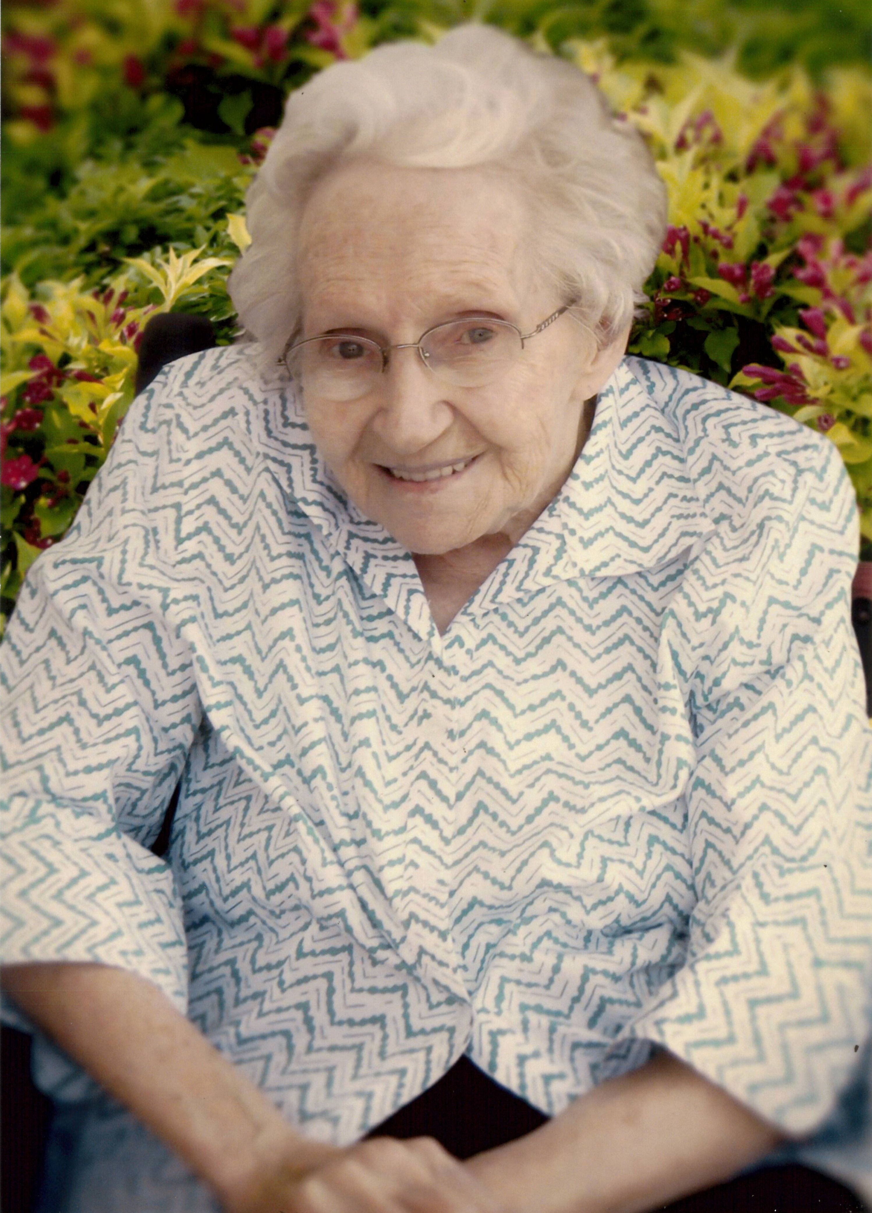 Evelyn Lucille “Evie” Johnson, 94 years of Bertrand, Nebraska (formerly