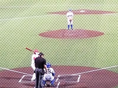 Lopers Edged By Gorillas