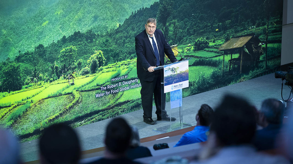 Rosegrant Highlights the Power of Water During Heuermann Lecture