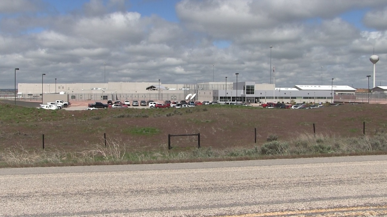 Wyoming inmate dies in apparent suicide at Torrington prison KNEB