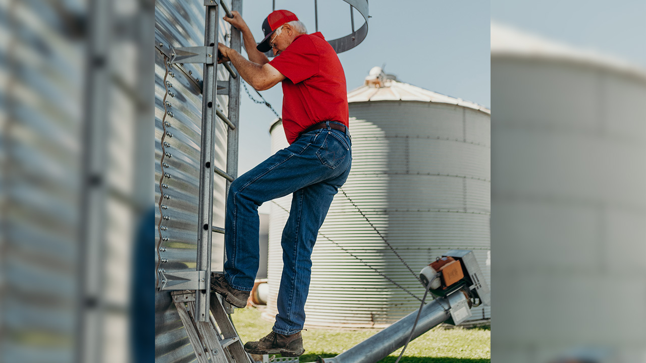 KUVR “Stand Up 4 Grain Bin Safety Week” encourages farmers, workers