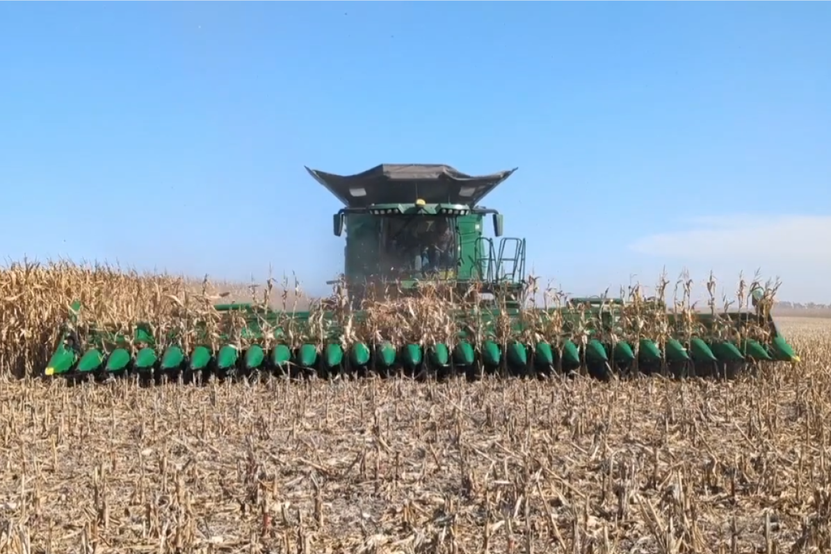 KRVN 880 – KRVN 93.1 – KAMI - Nebraska company designs 27-row folding ...