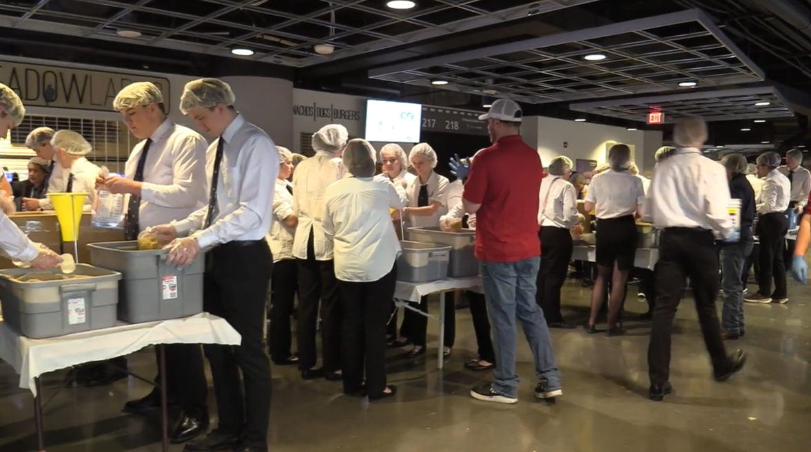 Nebraska FFA members pack 80,000 meals for local families at state convention