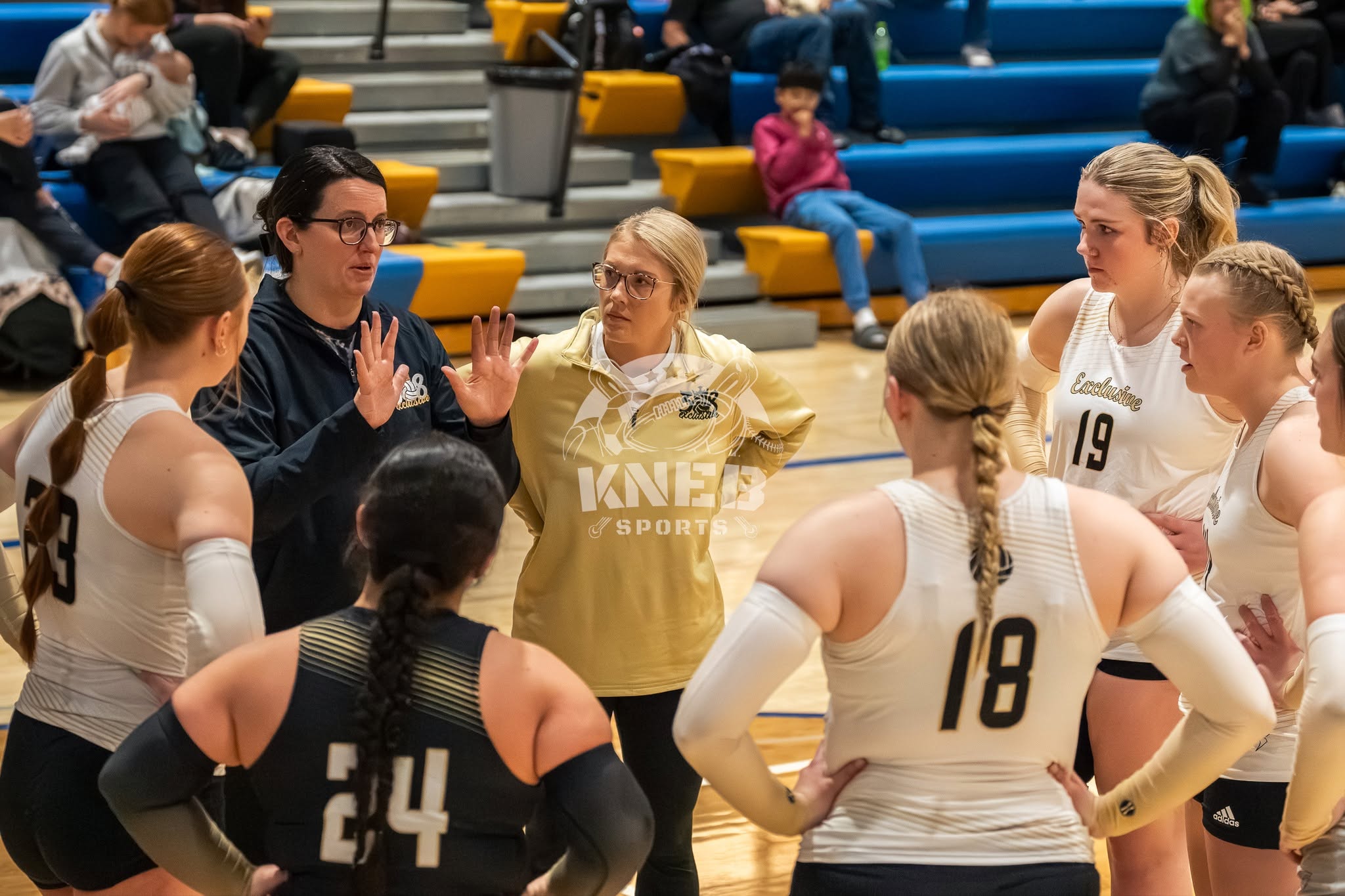 Area Club Volleyball Teams Wrap Up Season in Phoenix