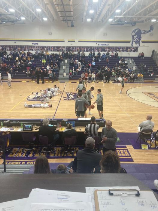 KTIC 840 AM/98.3 FM/98.7 FM HowellsDodge splits Basketball Doubleheader with Battle Creek