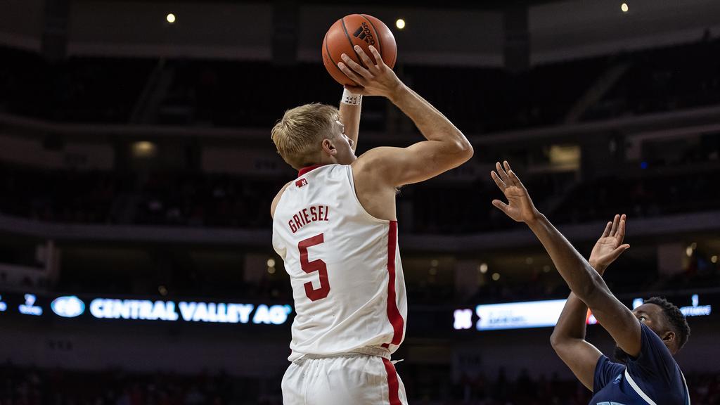 KTIC 840 AM/98.3 FM/98.7 FM - Husker Men Post Win Over Maine