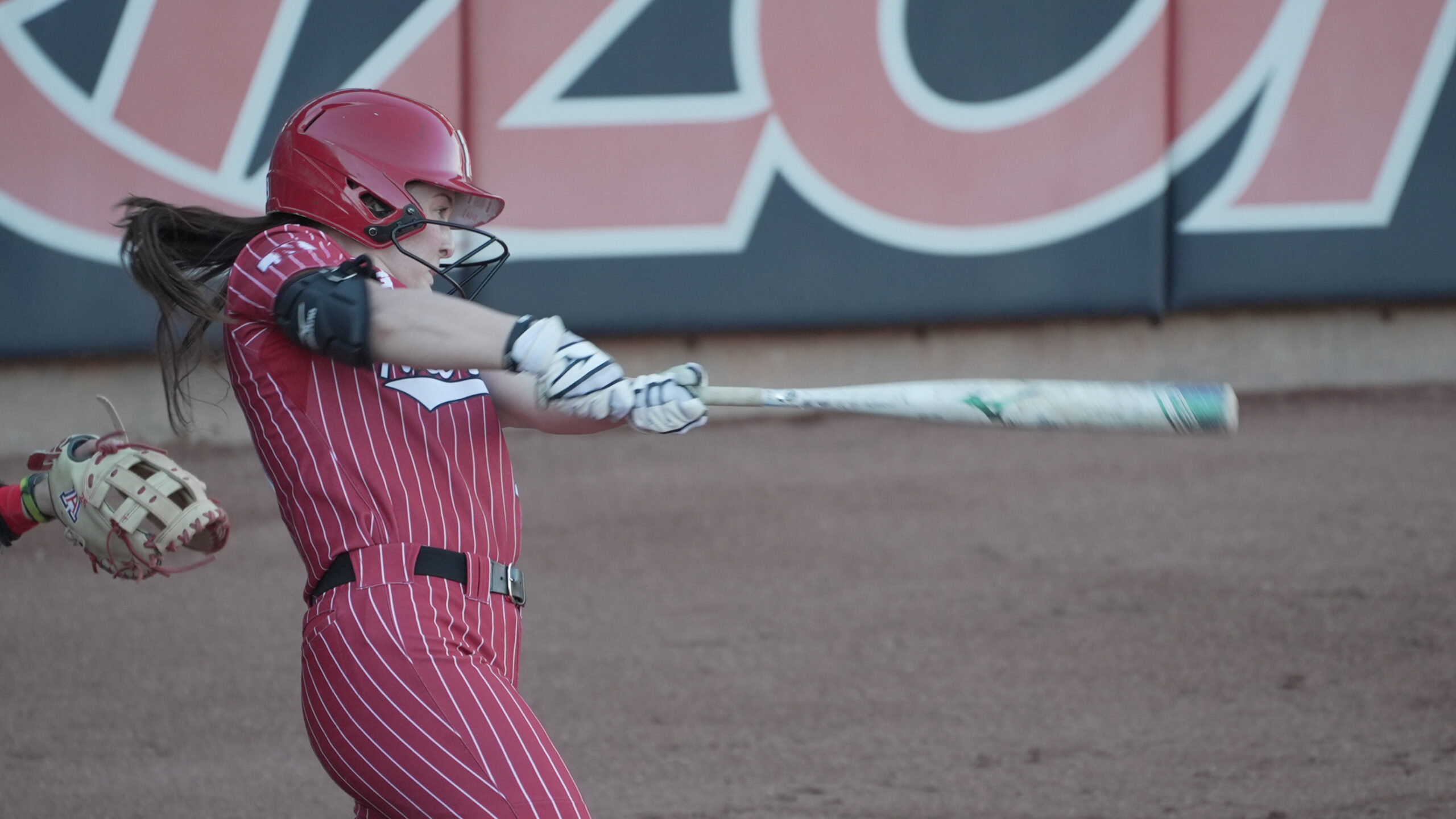 Husker Softball Powers Past 16 Arizona The Bull