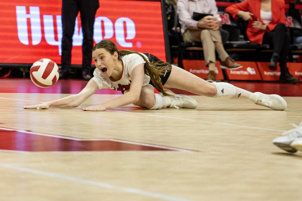 KTIC 840 AM/98.3 FM/98.7 FM - Huskers win ranked matchup over Gophers ...