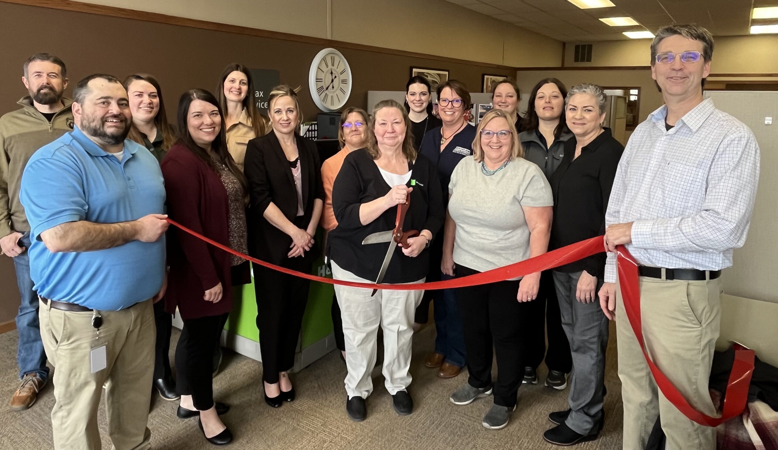 Ribbon cuttings held for two Broken Bow businesses KBEAR 92.3