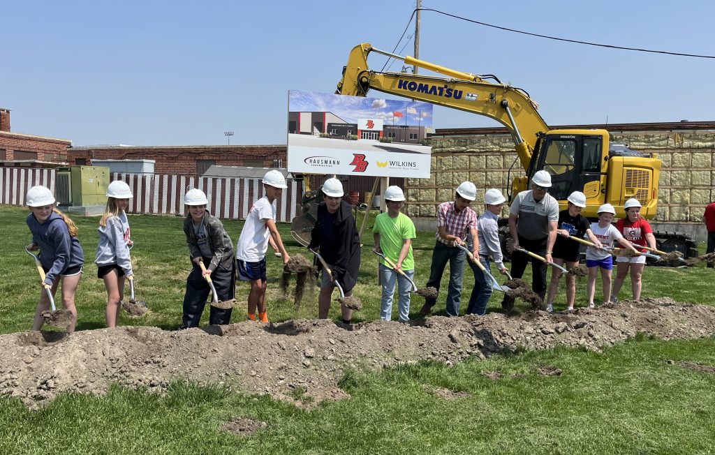 KRVN 880 – KRVN 93.1 – KAMI - Broken Bow celebrates groundbreaking on ...