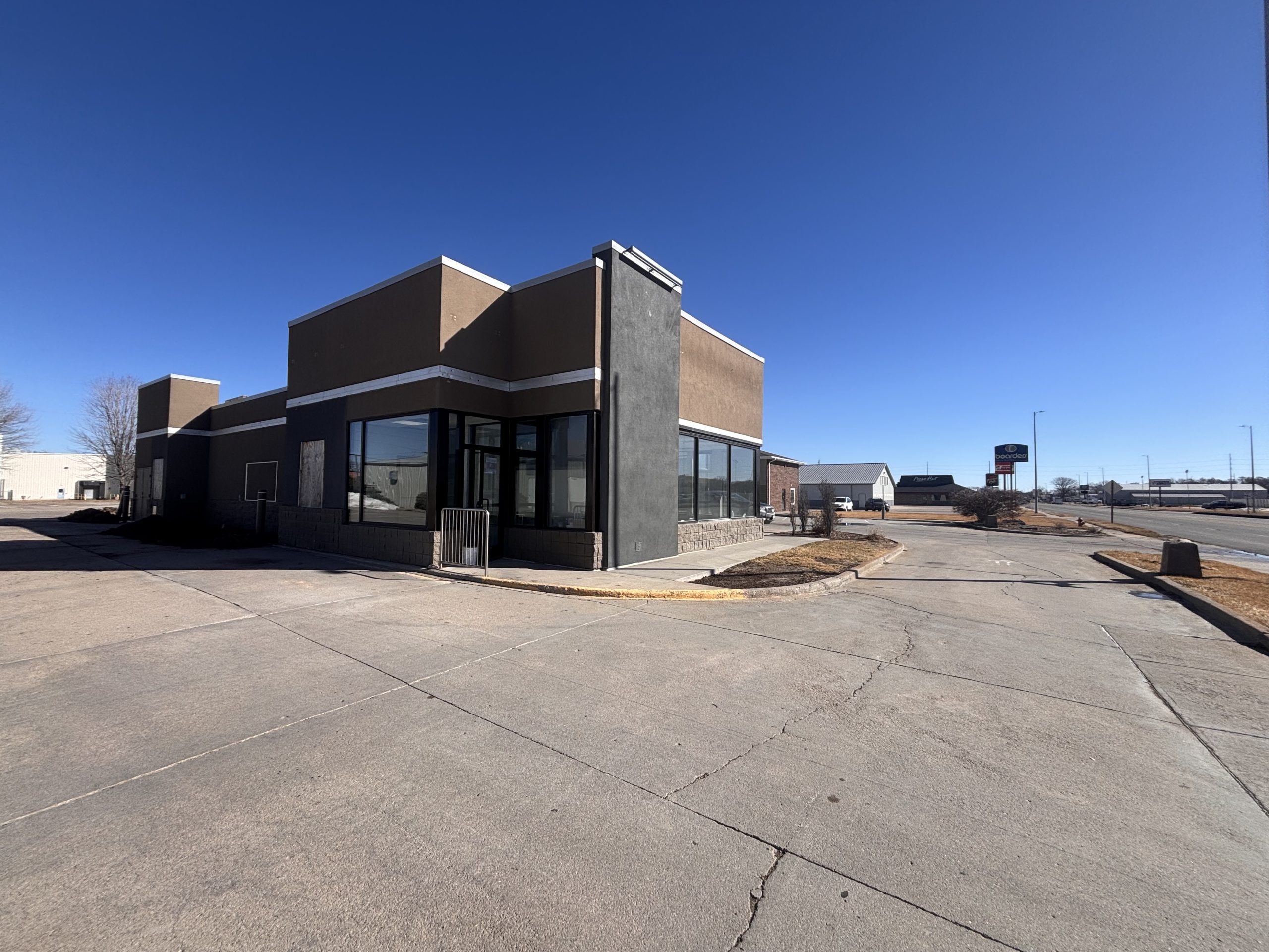 KRVN 880 – KRVN 93.1 – KAMI - Former McDonald’s in Broken Bow to Become ...