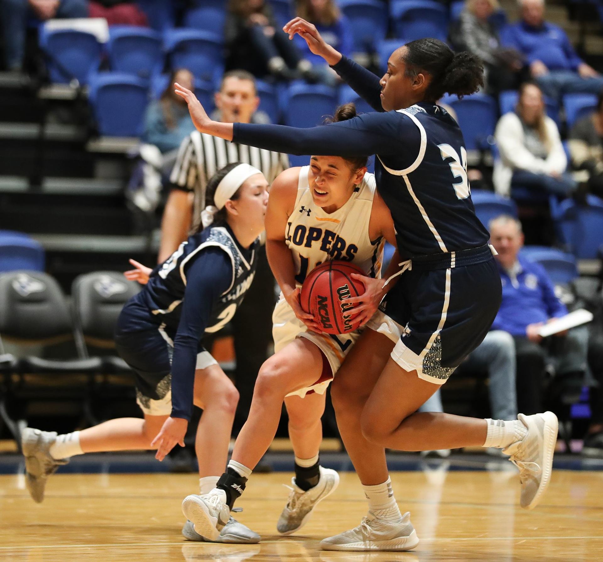 KRVN 880 – KRVN 93.1 – KAMI - Lopers Have Great Night At Home