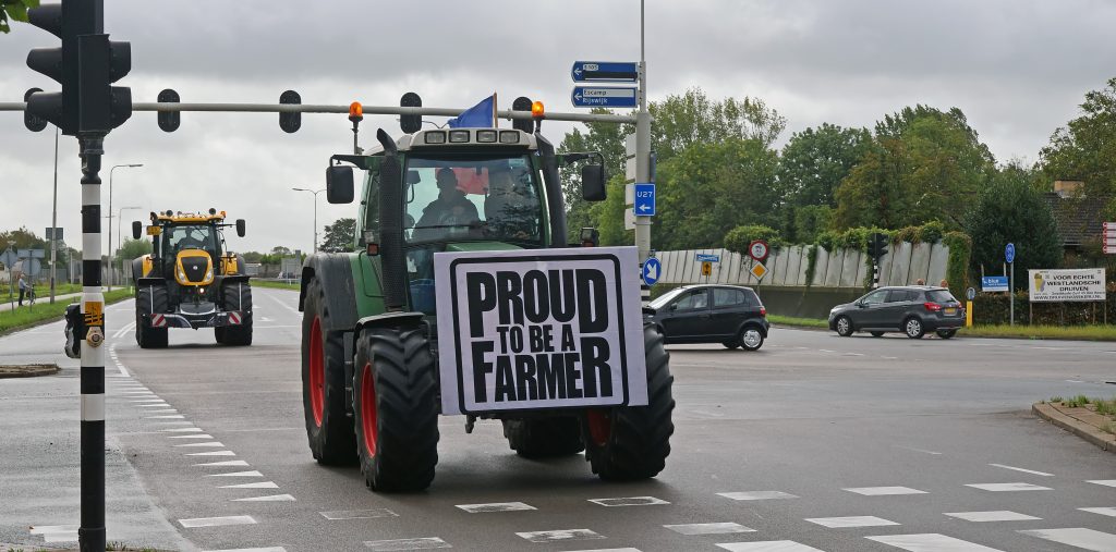 Dutch police arrest farmers protesting emission cuts