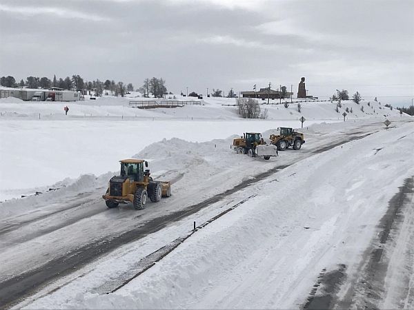 KUVR I 80 Wyoming Could Be Closed Through Tuesday Night