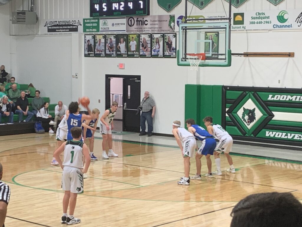 KRVN 880 KRVN 93.1 KAMI Loomis Basketball splits home opener with Overton