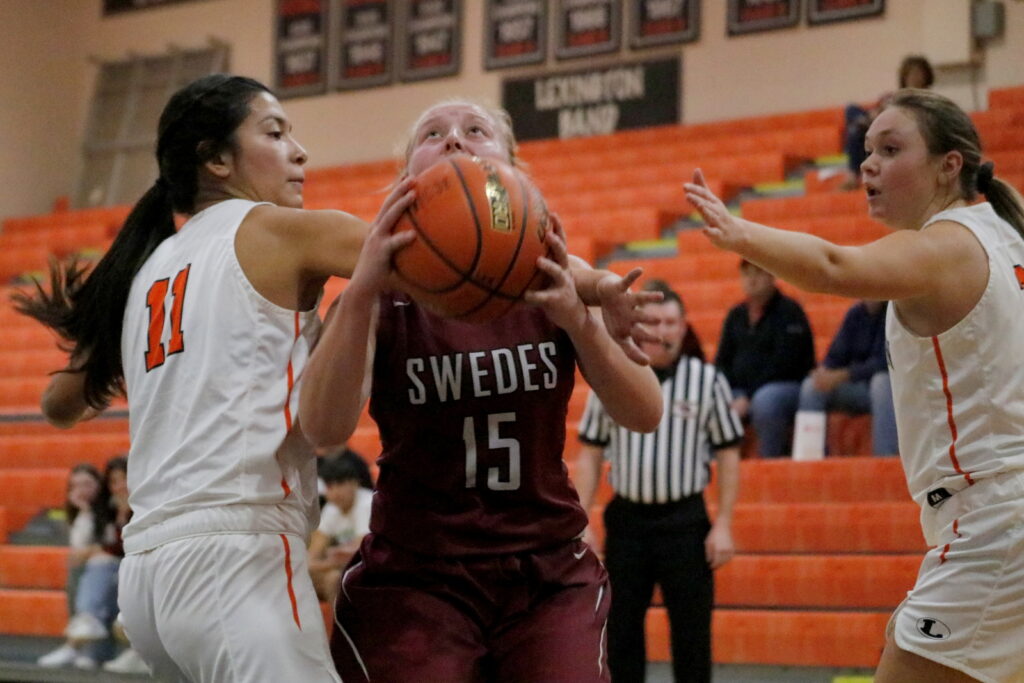 KRVN 880 – KRVN 93.1 – KAMI - Swedes sweep Lexington
