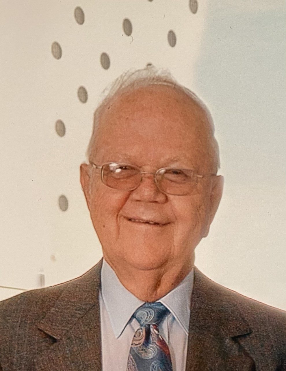 KRVN 880 KRVN 93.1 KAMI Donald Glen Lif, 82, of Kearney, Nebraska