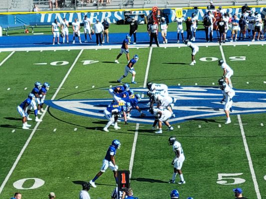 KRVN 880 – KRVN 93.1 – KAMI - Lopers win Homecoming Game