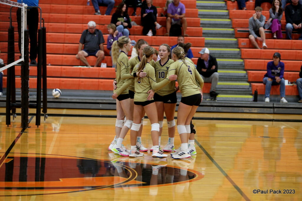 KRVN 880 KRVN 93.1 KAMI Holdrege Volleyball takes down Lexington