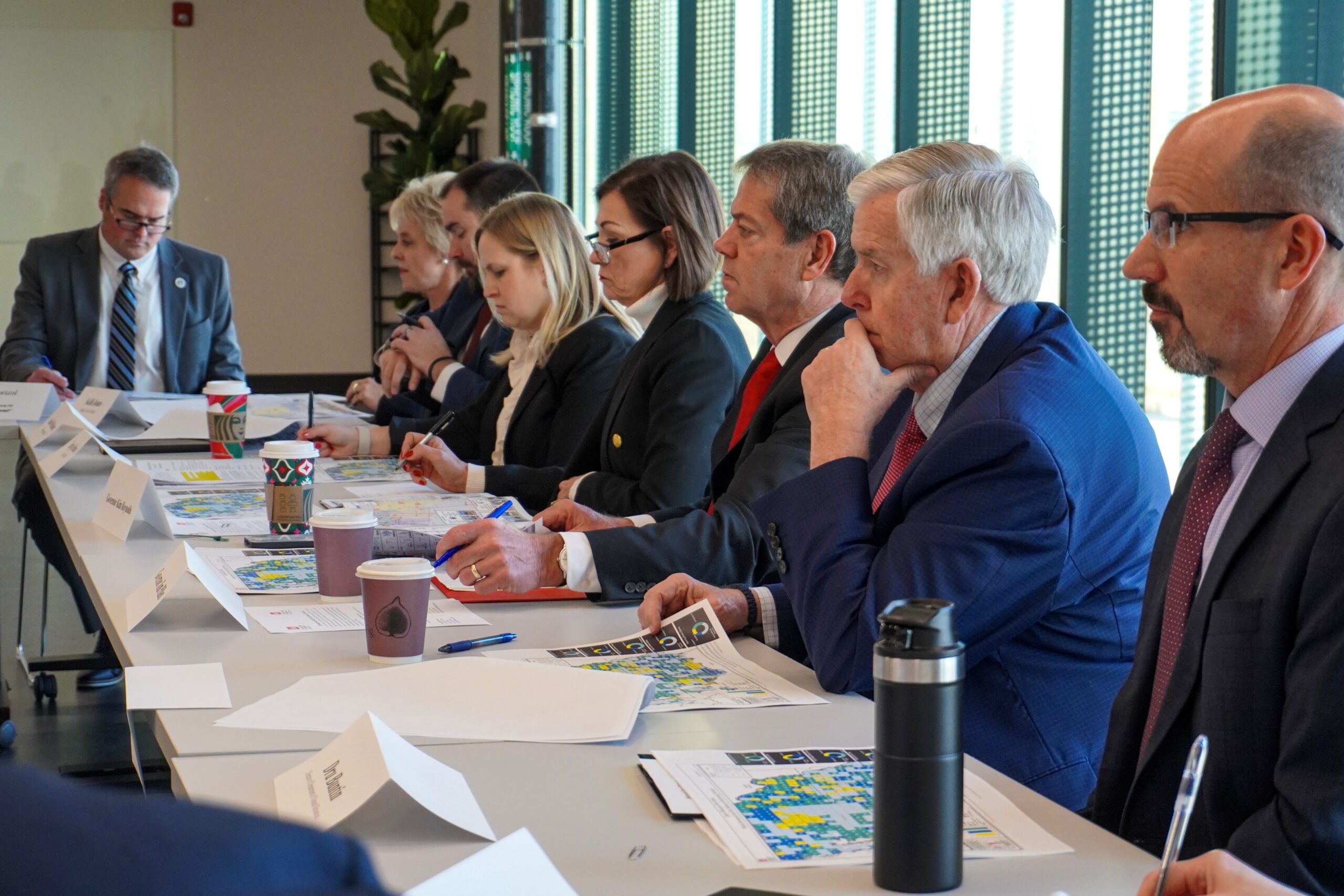 KRVN 880 – KRVN 93.1 – KAMI - Gov. Pillen Brings Together Governors and ...
