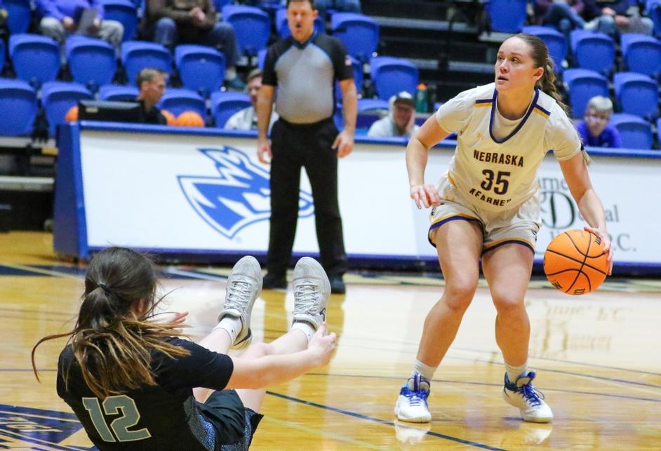 KRVN 880 – KRVN 93.1 – KAMI - Loper women earn big win