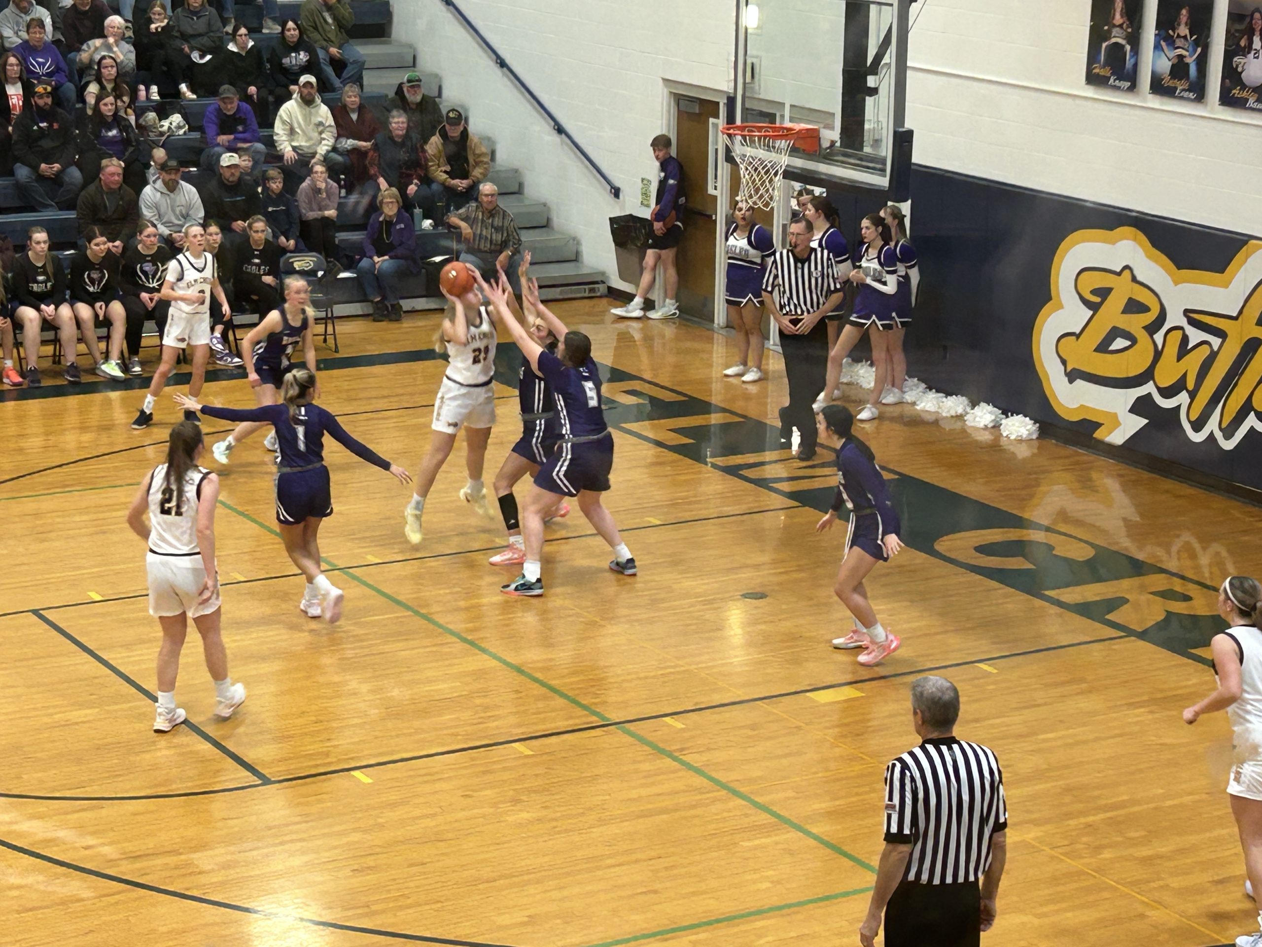 KRVN 880 – KRVN 93.1 – KAMI - Elm Creek Basketball sweeps Southern ...