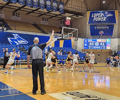 KRVN 880 – KRVN 93.1 – KAMI - UNK women pick up big win at home