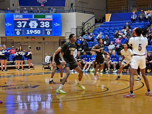 KRVN 880 – KRVN 93.1 – KAMI - Loper men rally for key win