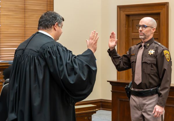 KRVN 880 – KRVN 93.1 – KAMI - Josh Berlie Sworn in as Hall County Sheriff