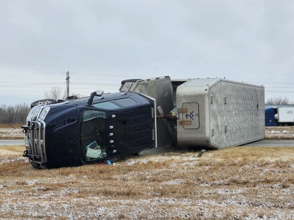 KRVN 880 – KRVN 93.1 – KAMI - Truck with livestock trailer