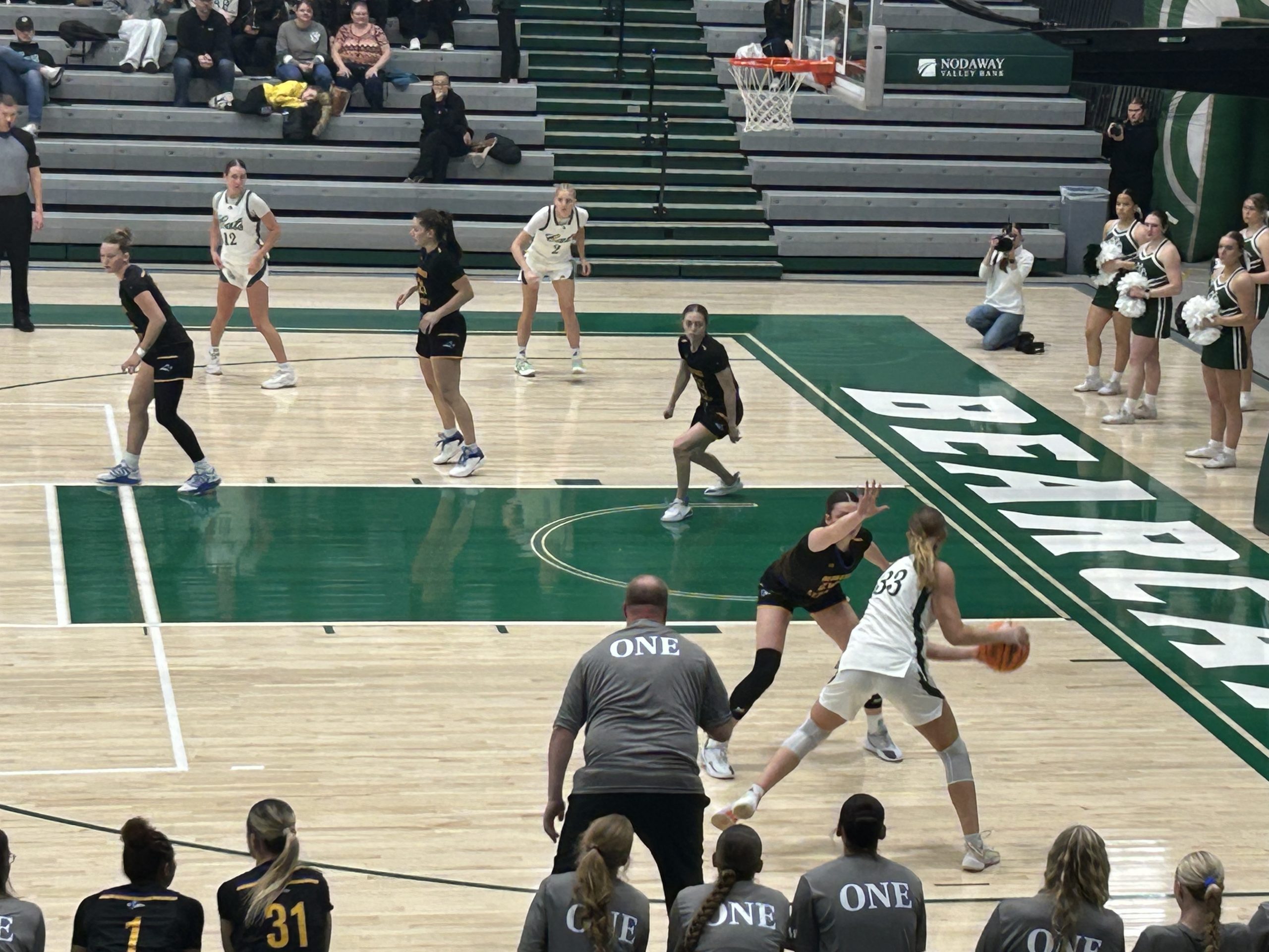 KRVN 880 – KRVN 93.1 – KAMI - UNK Women Control the ‘Cats in Maryville