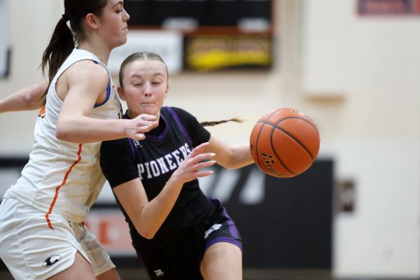 KRVN 880 – KRVN 93.1 – KAMI - Pioneers hold off Lexington in ...