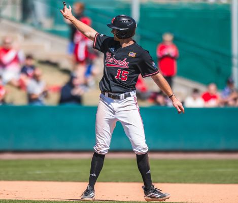 Huskers sweep Indiana