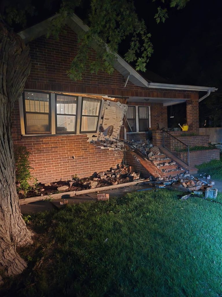 KRVN 880 – KRVN 93.1 – KAMI - Man jailed after truck strikes Lexington home