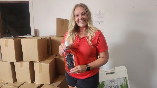https://media.ruralradio.co/nrr/uploads/sites/2/2026/09/KAREN-JACK_FIELD-TO-FLASKS.jpg