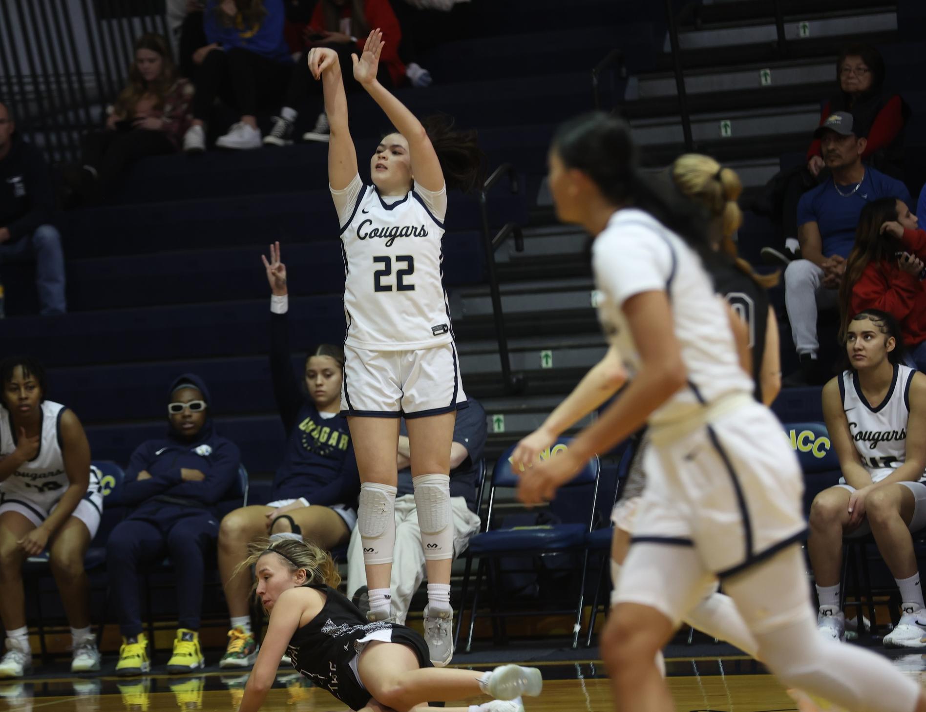 Kneb Am 960 Am 100 3 Fm Wncc Women Men Top Mccook In South Sub Region Action