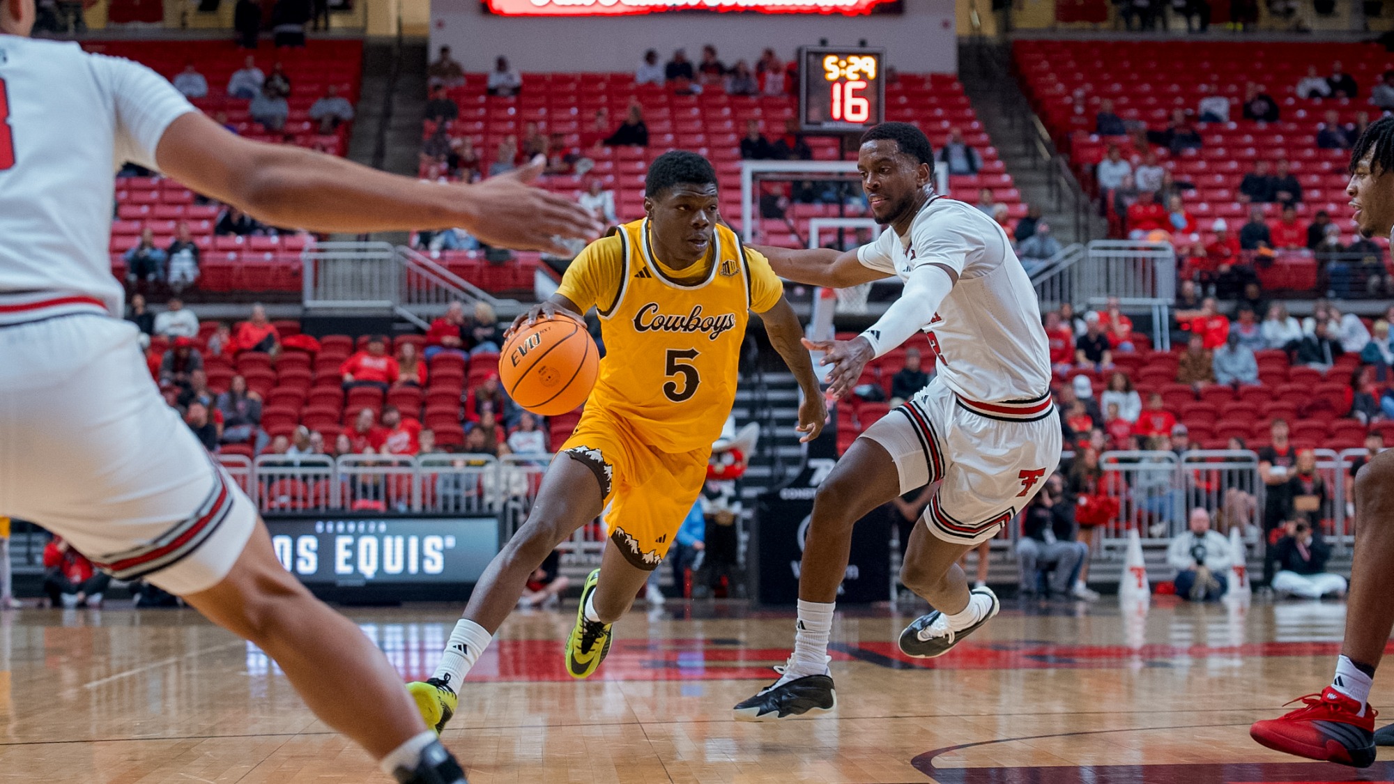 Wyoming Hangs Tough But Falls at No. 20 Texas Tech, 76-72
