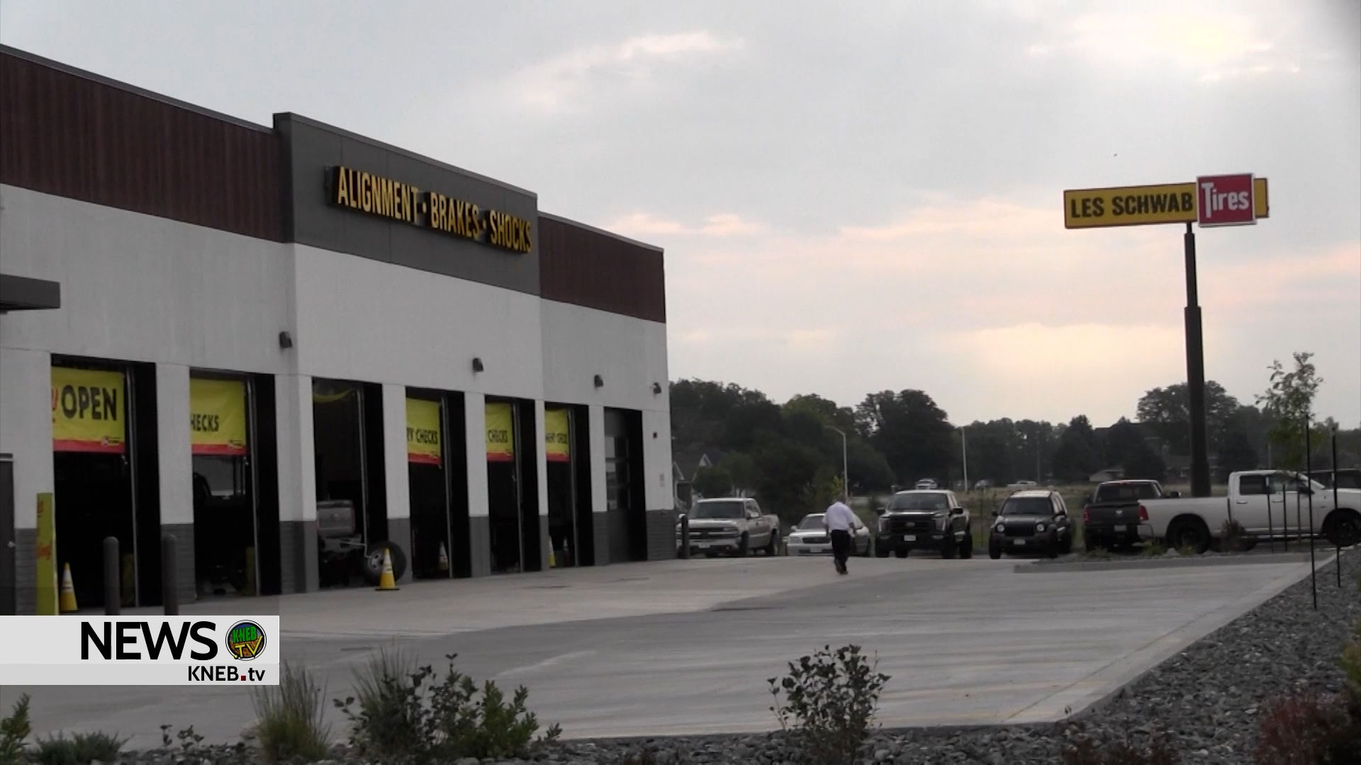 KNEB-AM 960 AM – 100.3 FM - Les Schwab Tires Opens in Scottsbluff