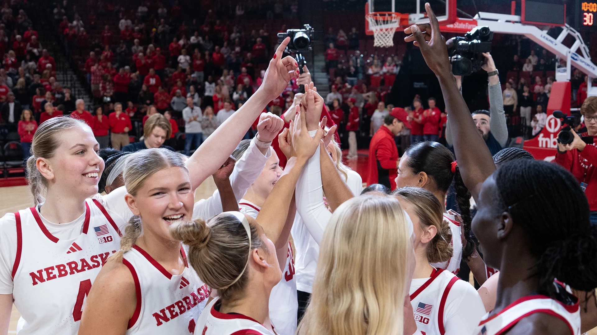 KTIC 840 AM/98.3 FM/98.7 FM - Huskers Enter Coaches Poll, Move Up in ...