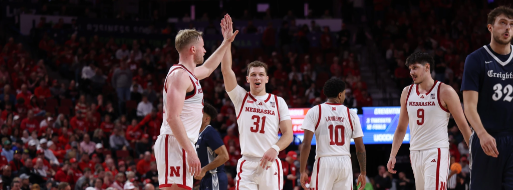 KRVN 880 – KRVN 93.1 – KAMI - Husker Men Roll Jays