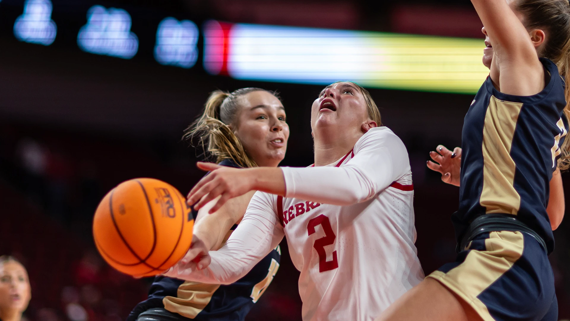 Husker Women blow double-digit 4th quarter lead in loss at Oregon