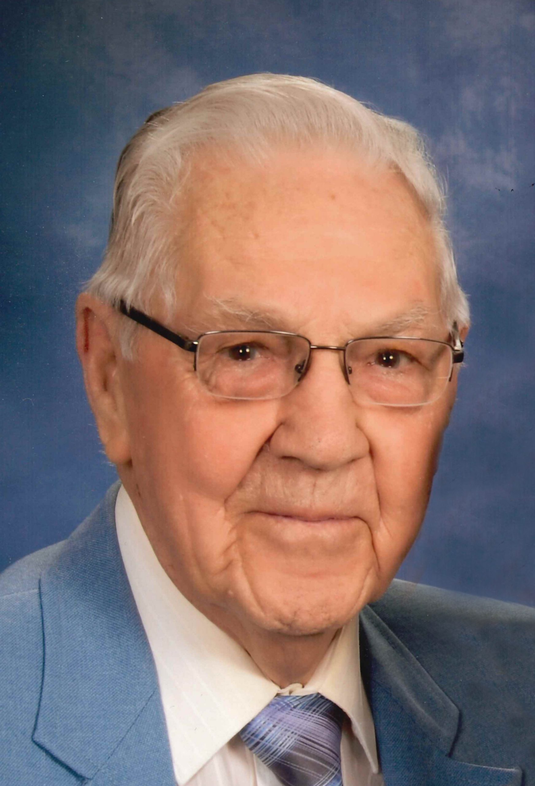KUVR Darwin Johnson of Holdrege, age 88