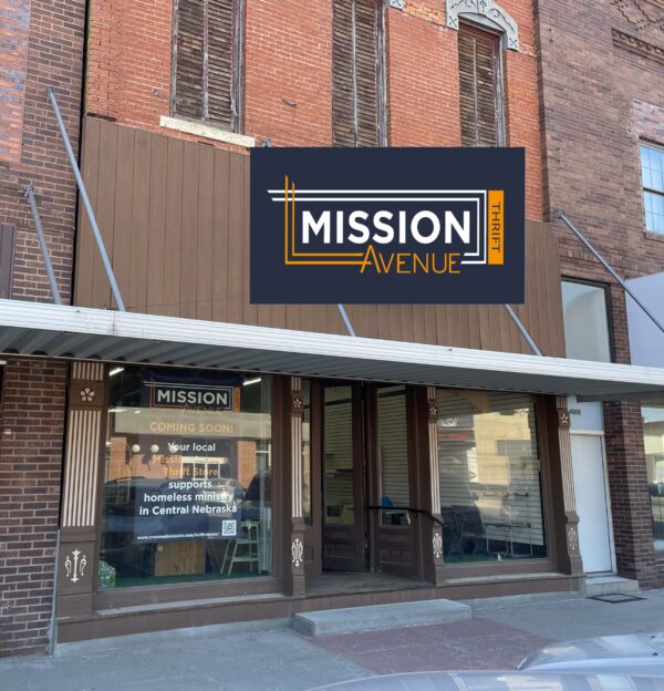 KRVN 880 KRVN 93.1 KAMI New thrift store opens in Holdrege