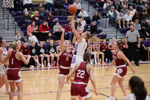 KRVN 880 – KRVN 93.1 – KAMI - Swedes take both games at Holdrege