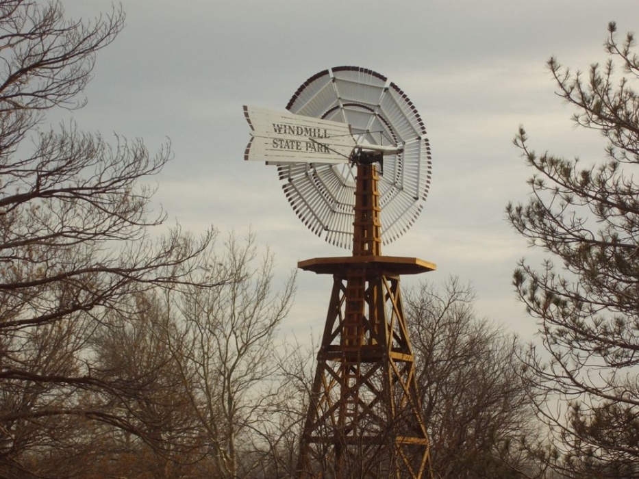 RRN/Gibbon Windmill State Park. Big windmill.