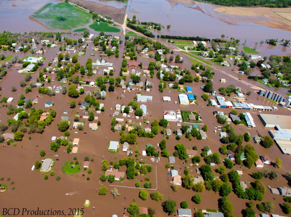 Cleanup efforts still continue in DeWitt after flooding