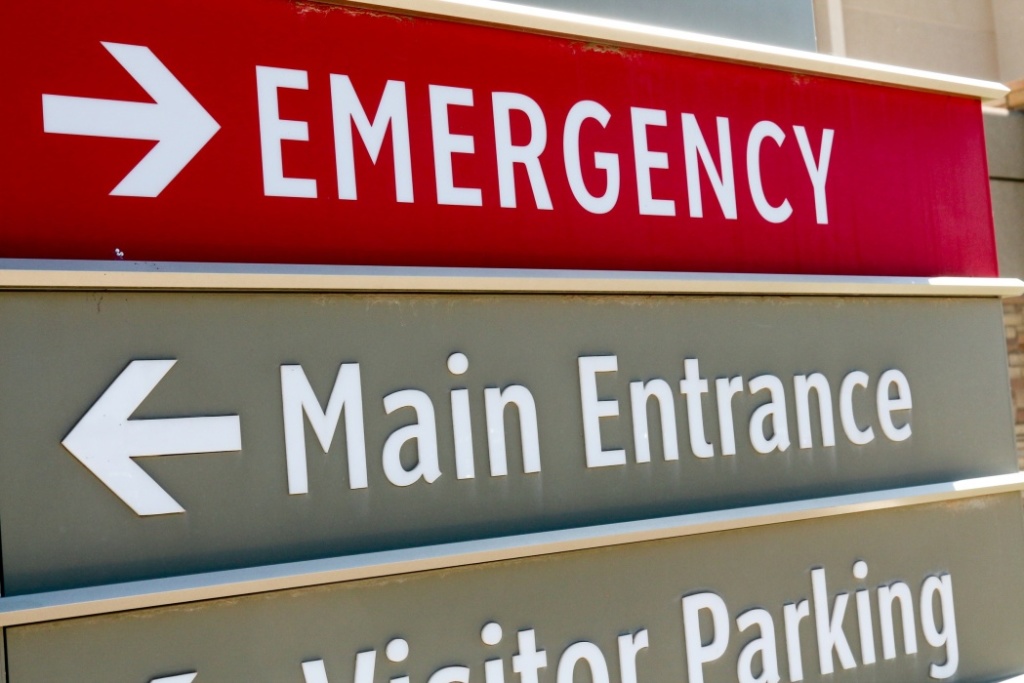 Stargazing woman who fell off bridge taken to Omaha hospital