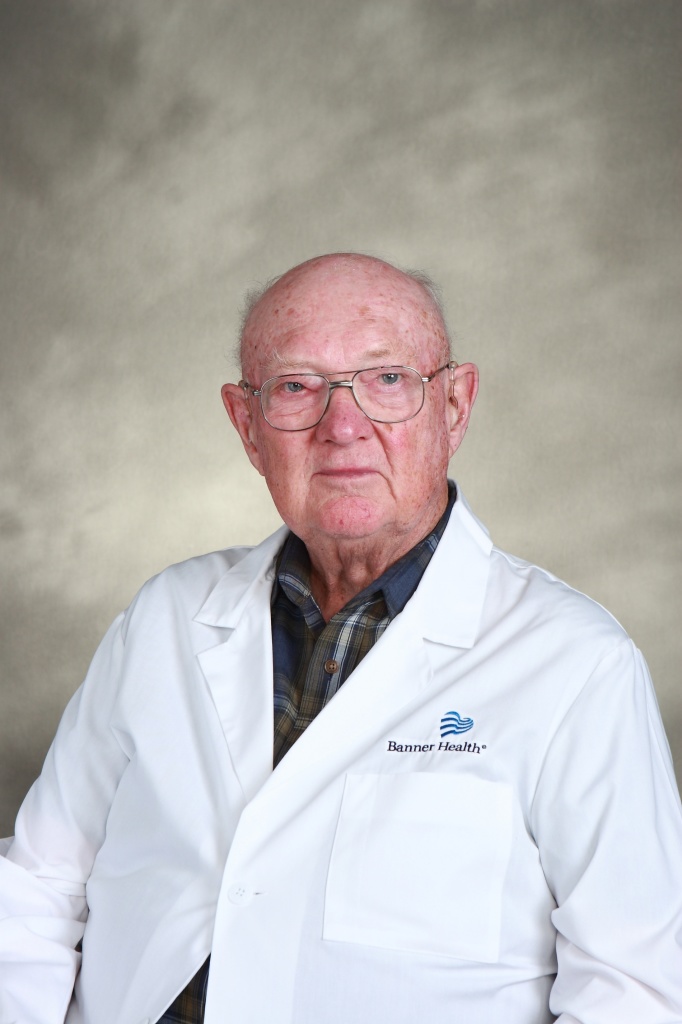 Banner Health Clinic Honors Veteran Physician With Retirement