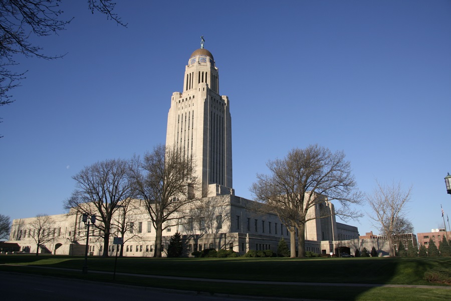 Lawmakers resume session with virus in mind