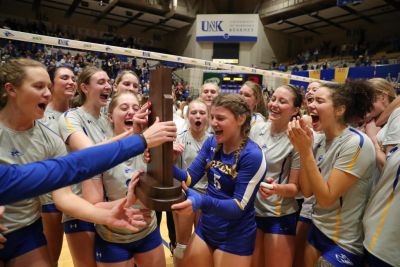 Loper Volleyball Begins Camp Monday